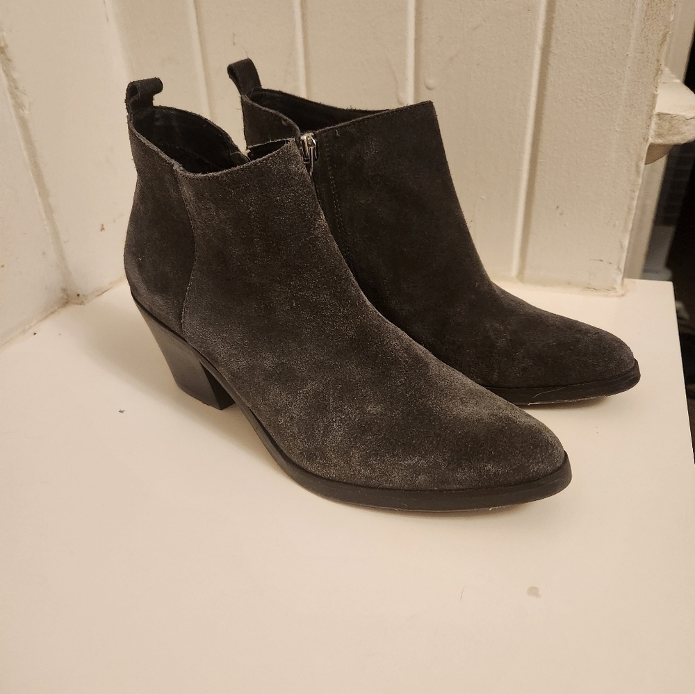 DOLCE VITA Gray Suede Booties Size 7.5